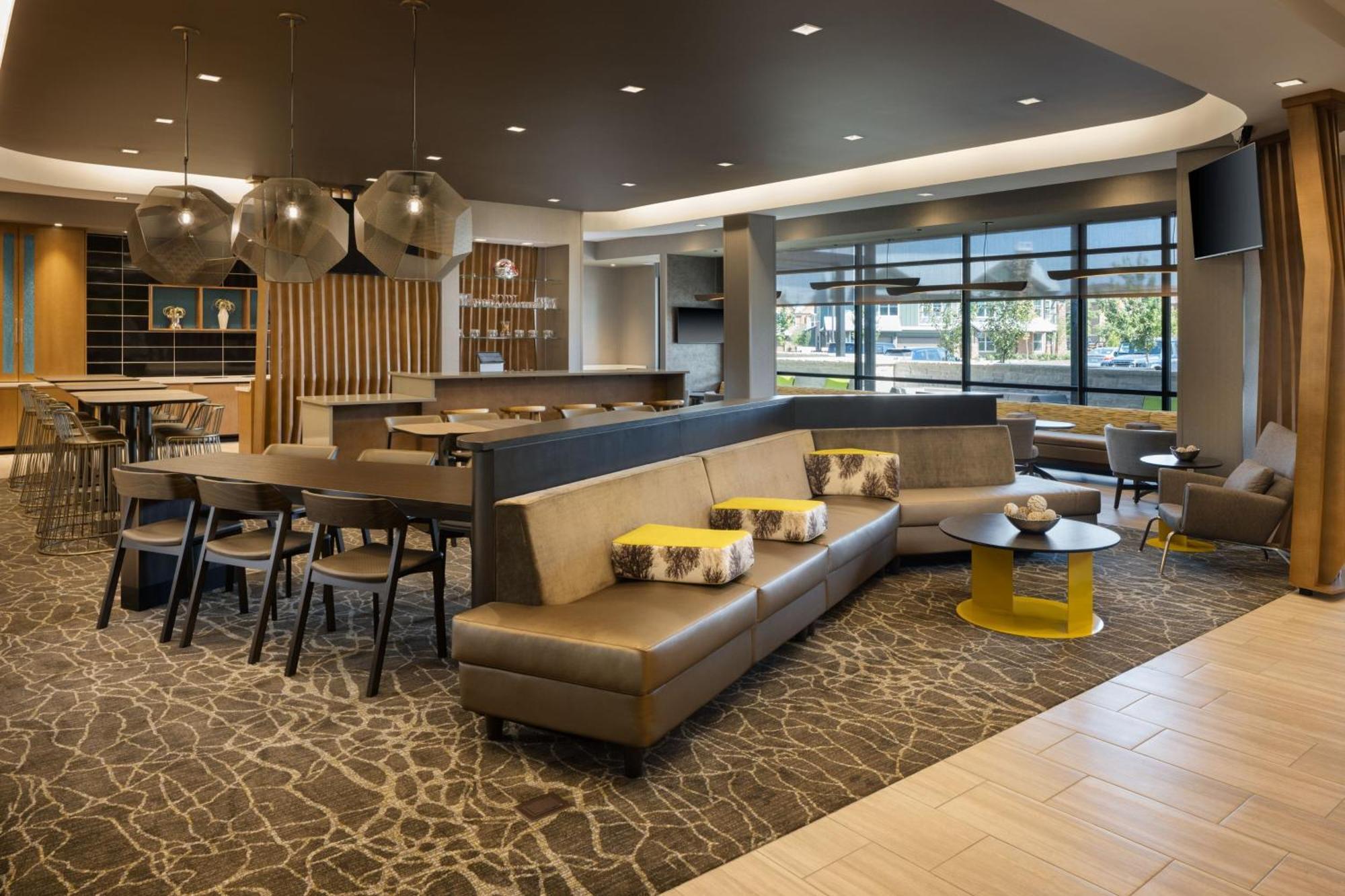 Springhill Suites By Marriott Боулинг Грийн Екстериор снимка
