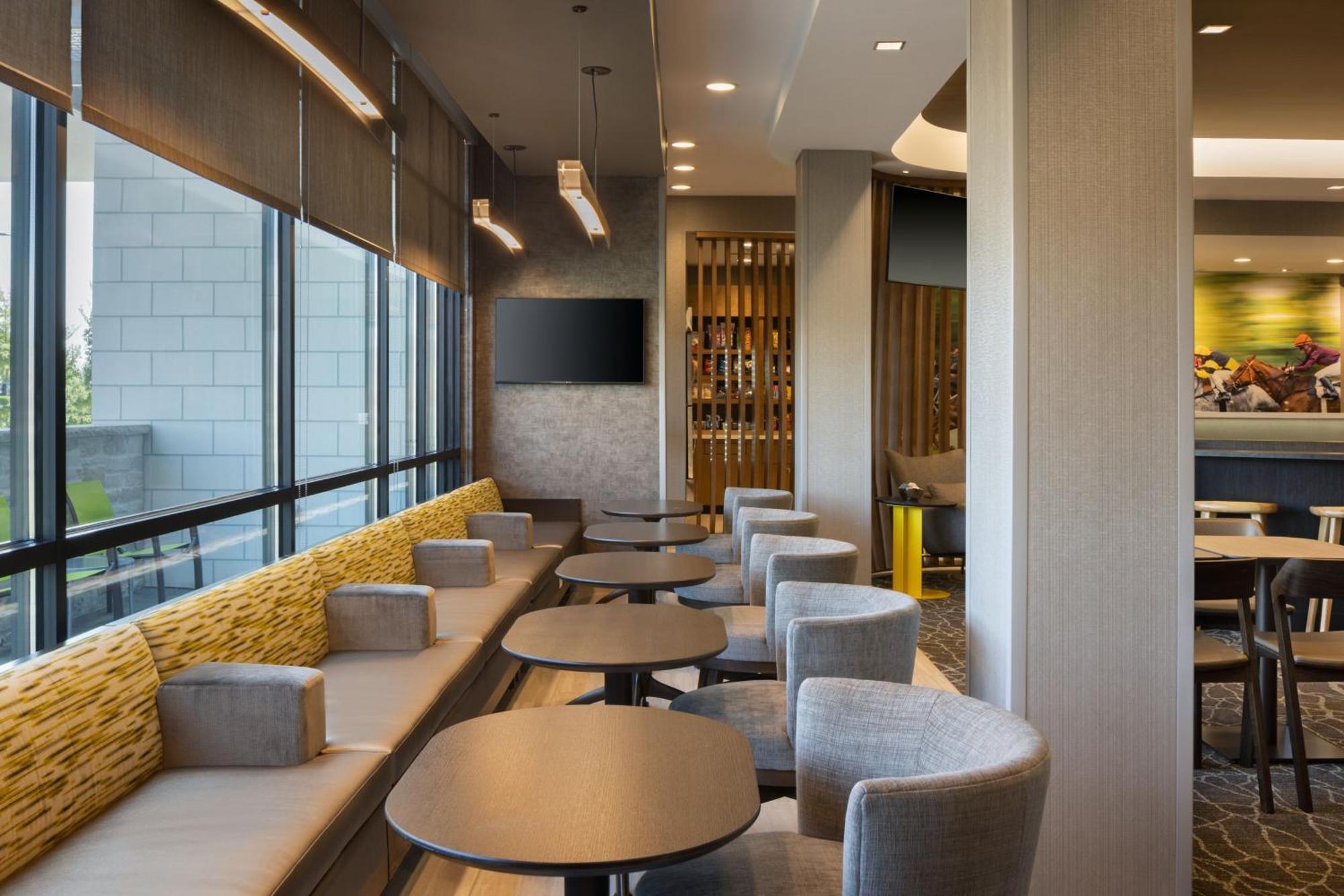Springhill Suites By Marriott Боулинг Грийн Екстериор снимка