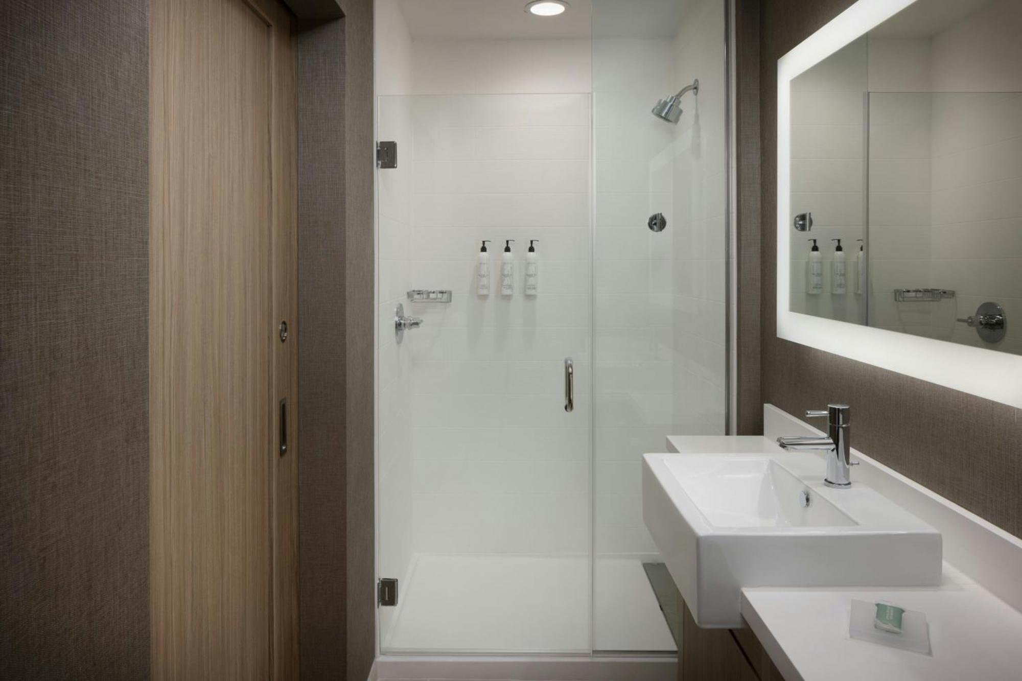 Springhill Suites By Marriott Боулинг Грийн Екстериор снимка