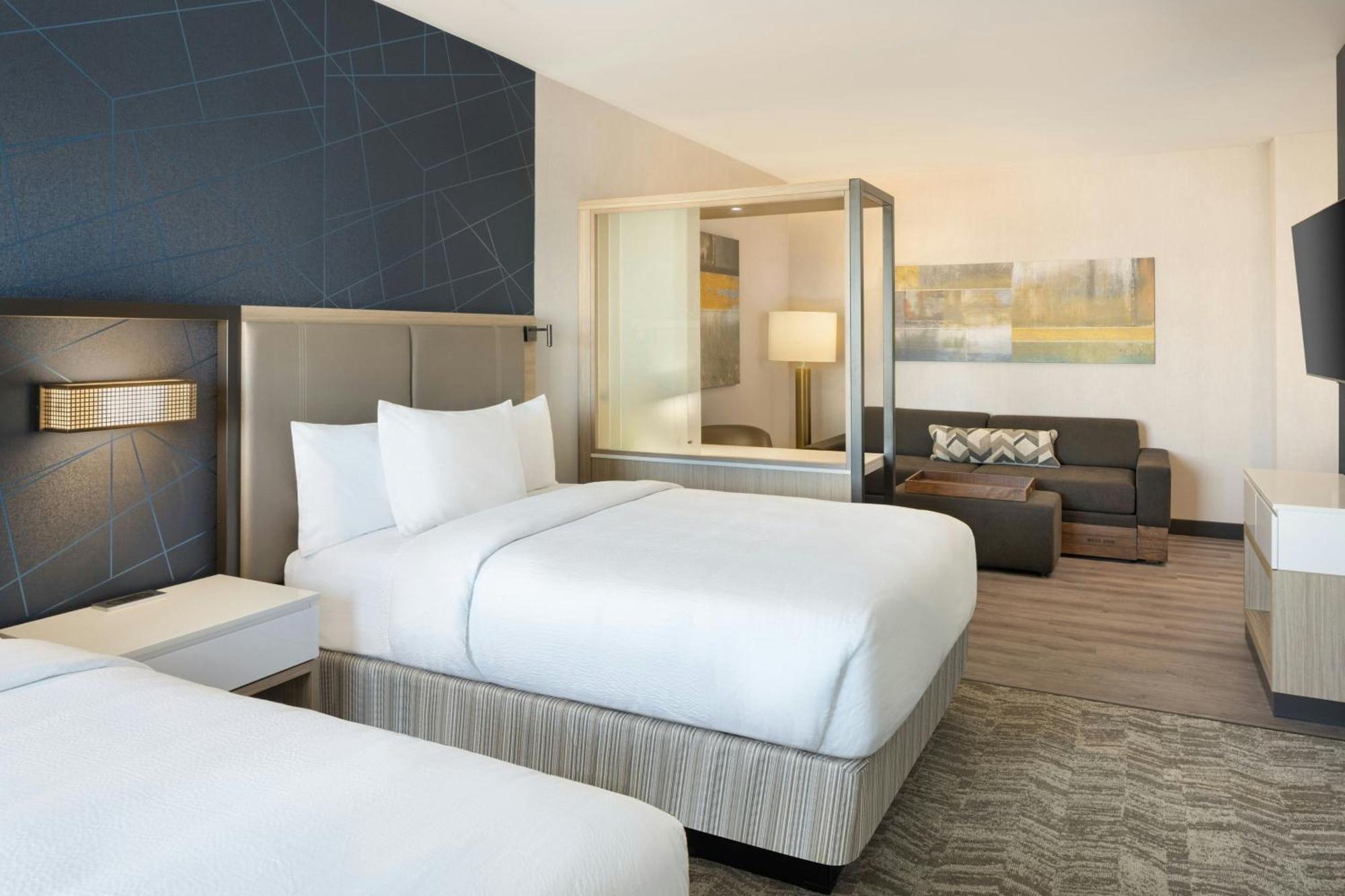Springhill Suites By Marriott Боулинг Грийн Екстериор снимка